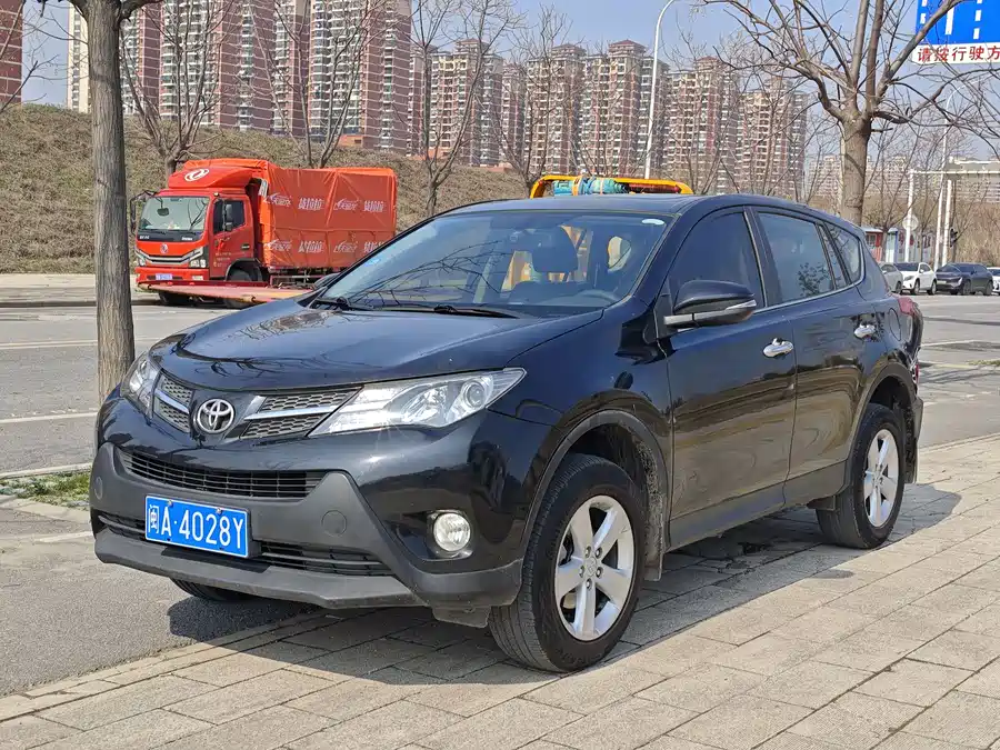 900x675_0_q87_c42_autohomecar__ChxpWGmJVsKAbvOPAAvydID9a7s753.jpg.webp Used Toyota RAV4 Rongfang 2015 2.5L automatic four-wheel drive elite version
