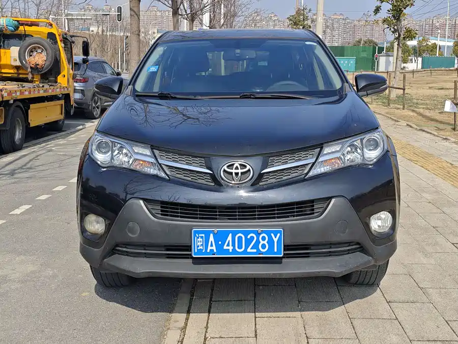 900x675_0_q87_c42_autohomecar__ChxpWGmJVsOATMweAAqRHUqWdIA116.jpg.webp Used Toyota RAV4 Rongfang 2015 2.5L automatic four-wheel drive elite version