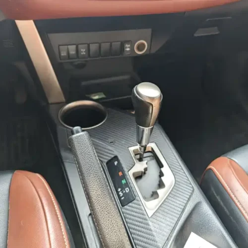 900x675_0_q87_c42_autohomecar__ChxpWGmJVsaAXHnUAATyi1cbTDo638.jpg.webp Used Toyota RAV4 Rongfang 2015 2.5L automatic four-wheel drive elite version