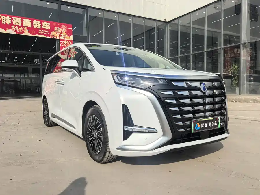 900x675_0_q87_c42_autohomecar__ChxpWGmJkX2AKz59AAXTcvheNng963.jpg.webp Used Denza D9 2024 DM-i 980 four-wheel drive premium model