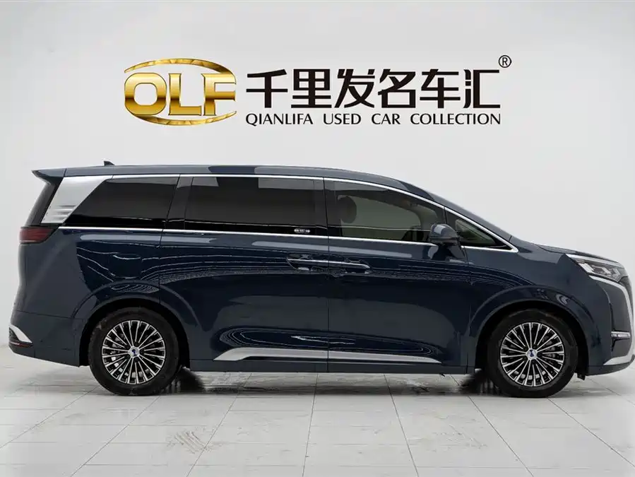 900x675_0_q87_c42_autohomecar__ChxpWGmJoliAbIxyAAFfDWzj_O0768.jpg.webp Used Denza D9 2022 EV 600 four-wheel drive flagship model