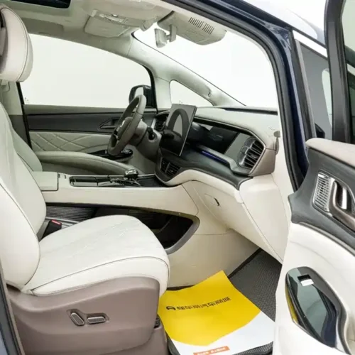 900x675_0_q87_c42_autohomecar__ChxpWGmJonaALwh0AAHTTBcz4Lo236.jpg.webp Used Denza D9 2022 EV 600 four-wheel drive flagship model