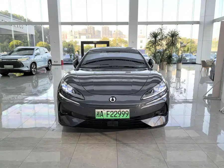 Used Denza Z9 2024 1100km four-wheel drive Max version