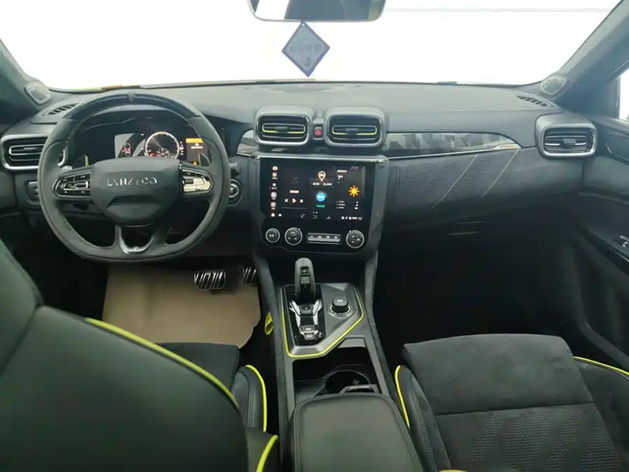 900x675_0_q87_c42_autohomecar__ChxpWGmNwdaABkJRAAFcQrInYoI112.jpg.webp Used Lynk & Co 03 2019 03+ 2.0TD Automatic Wind Control Edition
