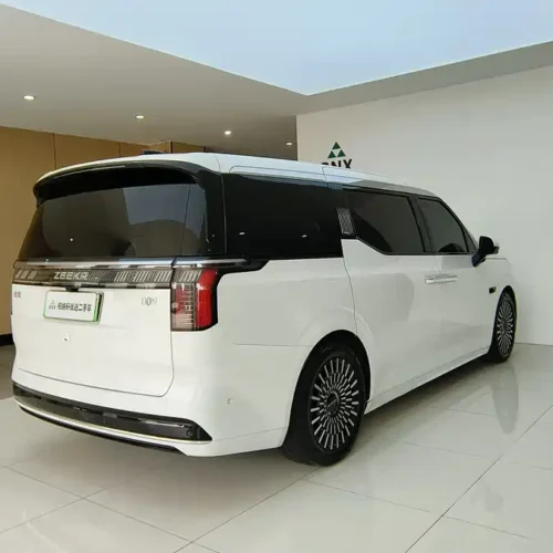 900x675_0_q87_c42_autohomecar__ChxpWGmcYyOADDBGAANqLhvsLpg559.jpg.webp Used Zeekr 009 2022 facelift WE version