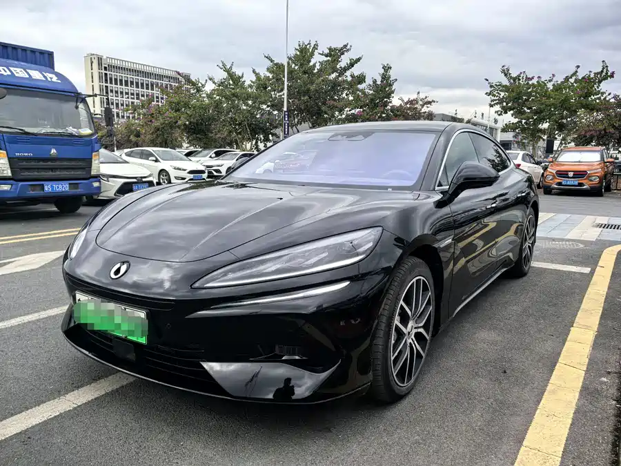Used Denza Z9 2024 1100km four-wheel drive Max version