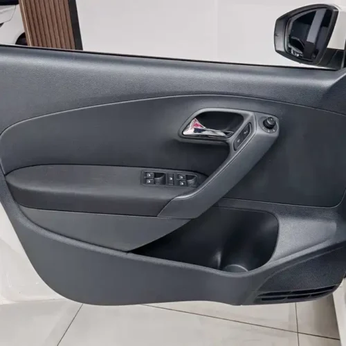 Used Volkswagen Polo 2016 1.6L automatic comfort model