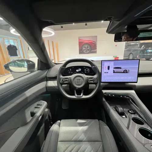 900x675_0_q87_c42_autohomecar__ChxpWGmgBVCABNKIAAtQ73oVzKE999.jpg.webp Used Zeekr 001 2025 YOU version 100kWh four-wheel drive