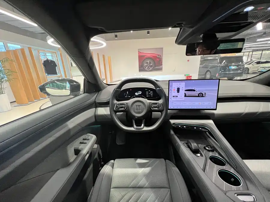900x675_0_q87_c42_autohomecar__ChxpWGmgBVCABNKIAAtQ73oVzKE999.jpg.webp Used Zeekr 001 2025 YOU version 100kWh four-wheel drive
