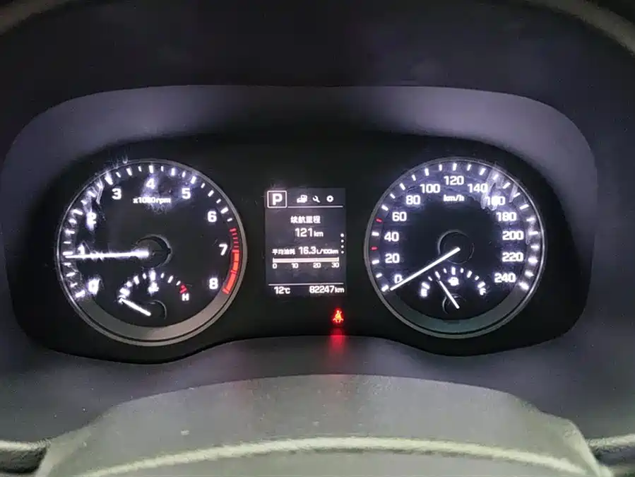 900x675_0_q87_c42_autohomecar__ChxpWGmhXH2AHV5NAAFjxYpvVac715.jpg.webp Used Hyundai Tucson 2015 1.6T dual-clutch two-wheel drive intelligent model