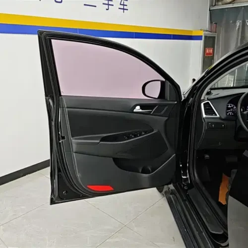 900x675_0_q87_c42_autohomecar__ChxpWGmhXHyAIXTMAAFy04psSUA839.jpg.webp Used Hyundai Tucson 2015 1.6T dual-clutch two-wheel drive intelligent model