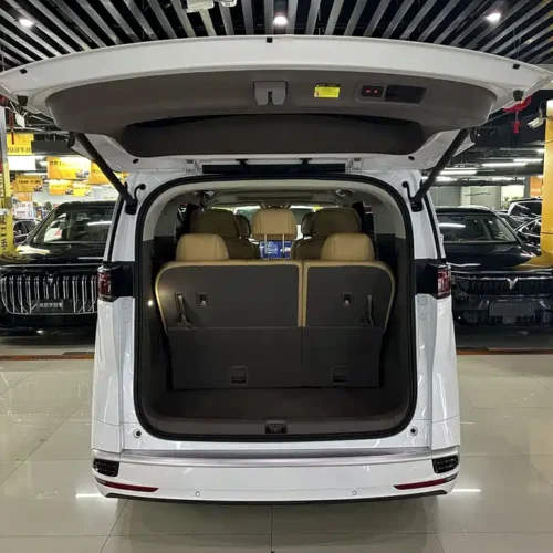 900x675_0_q87_c42_autohomecar__ChxpWGmhs8yAKXE0AAcw-csEenE868.jpg.webp Used Denza D9 2022 EV 600 four-wheel drive flagship model
