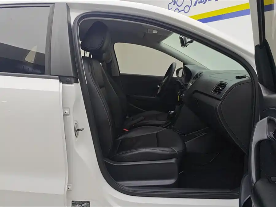 Used Volkswagen Polo 2016 1.4L automatic fashion model