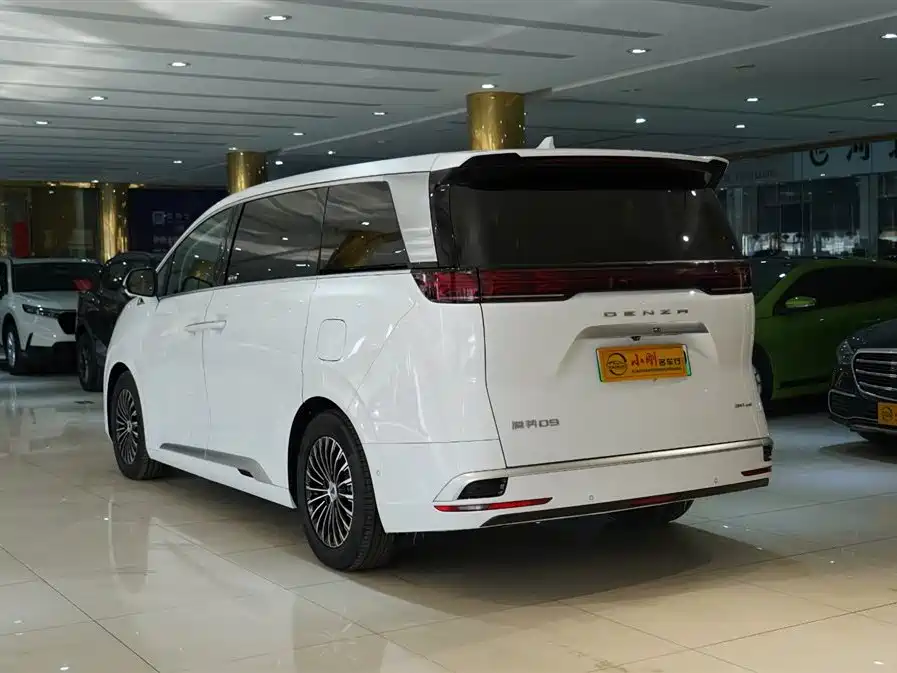 900x675_0_q87_c42_autohomecar__ChxpWGmiP4uAPGKYAAFmv5Me63w198.jpg.webp Used Denza D9 2024 DM-i 980 four-wheel drive flagship model