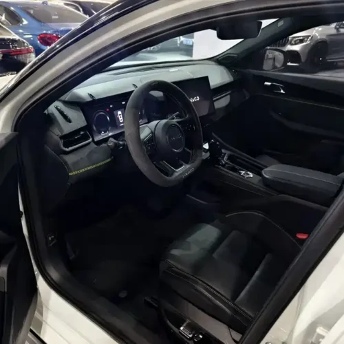 900x675_0_q87_c42_autohomecar__ChxpWGmifJyAcd3XAARmHcclbF0077.jpg.webp Used Lynk & Co 03 2023 1.5TD DCT Pro