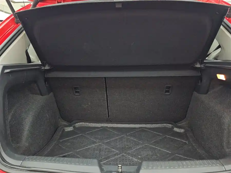 900x675_0_q87_c42_autohomecar__ChxpWGmipWKAUCMhAAG27RwDhfY007.jpg.webp Used Volkswagen Polo 2018 1.5L automatic safety model