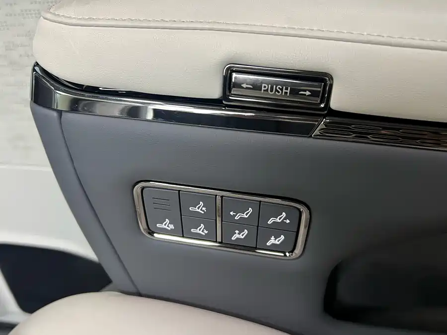 Used Zeekr 009 2024 six-seat executive version four-wheel drive 108kWh