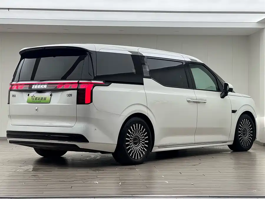 Used Zeekr 009 2024 six-seat executive version four-wheel drive 108kWh