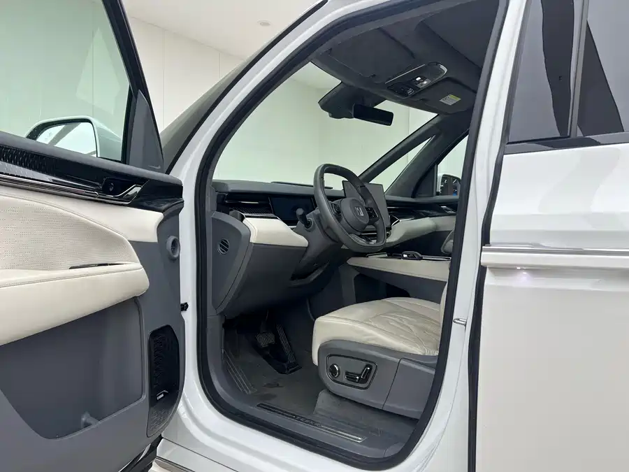 Used Zeekr 009 2024 six-seat executive version four-wheel drive 108kWh