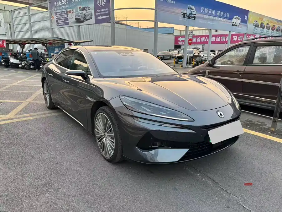 900x675_0_q87_c42_autohomecar__ChxpWGmj5JaAOnCCAAvMxEDiJPE913.jpg.webp Used Denza Z9 2024 1100km four-wheel drive Ultra version