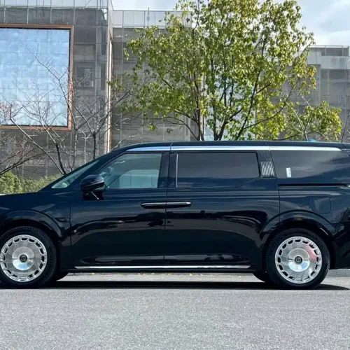 900x675_0_q87_c42_autohomecar__ChxpWGmlIumAGWPIAAne5bqis-4660.jpg.webp Used Zeekr 009 2024 Model Glory