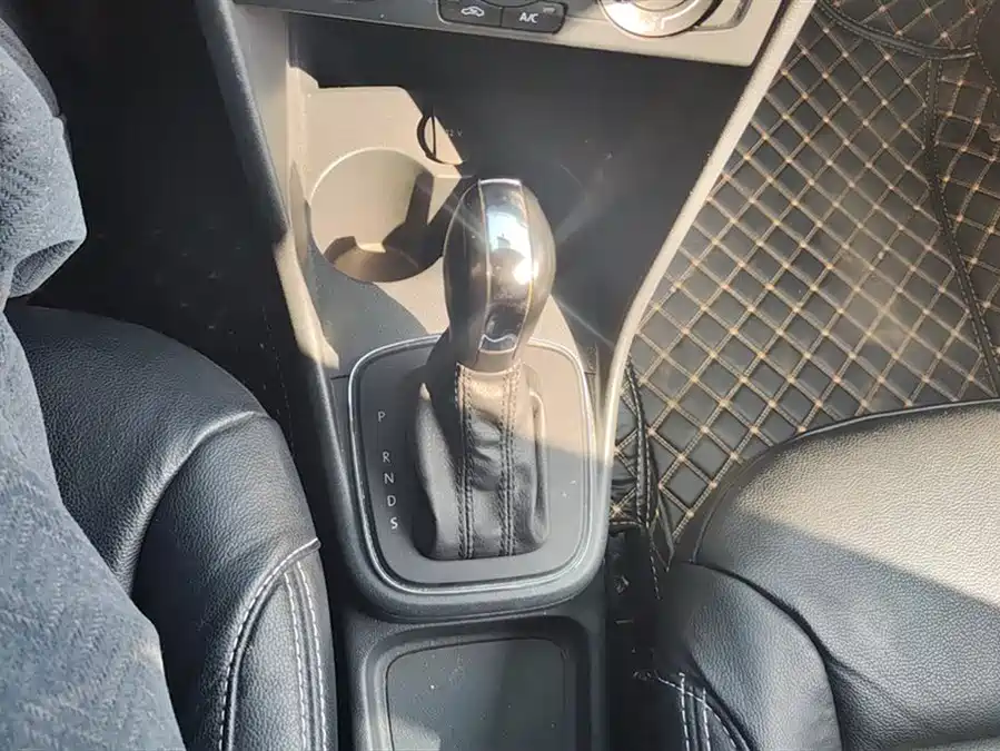 Used Volkswagen Polo 2016 1.4L automatic fashion model