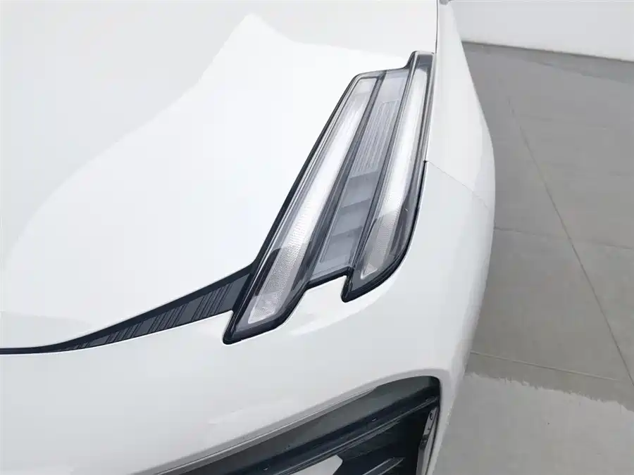 900x675_0_q87_c42_autohomecar__ChxpWGmmPEeAKHtgAADraulfD6g945.jpg.webp Used Lynk & Co 03 2023 2.0TD DCT Pro