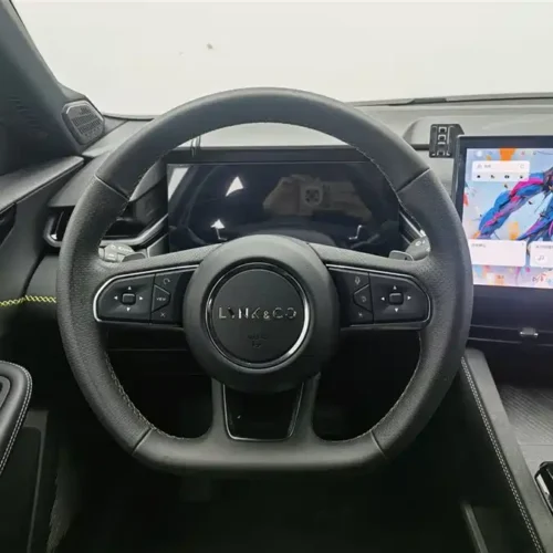 900x675_0_q87_c42_autohomecar__ChxpWGmmPEyAd7z1AAHBbpO9fG0843.jpg.webp Used Lynk & Co 03 2023 2.0TD DCT Pro