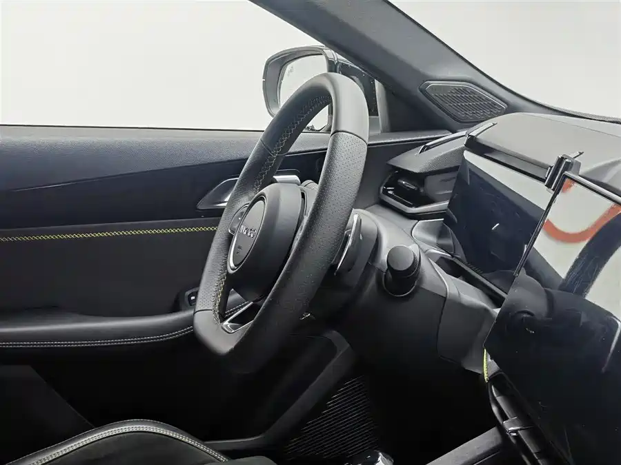 900x675_0_q87_c42_autohomecar__ChxpWGmmPFuAPfodAAF_cIDbyB8702.jpg.webp Used Lynk & Co 03 2023 2.0TD DCT Pro