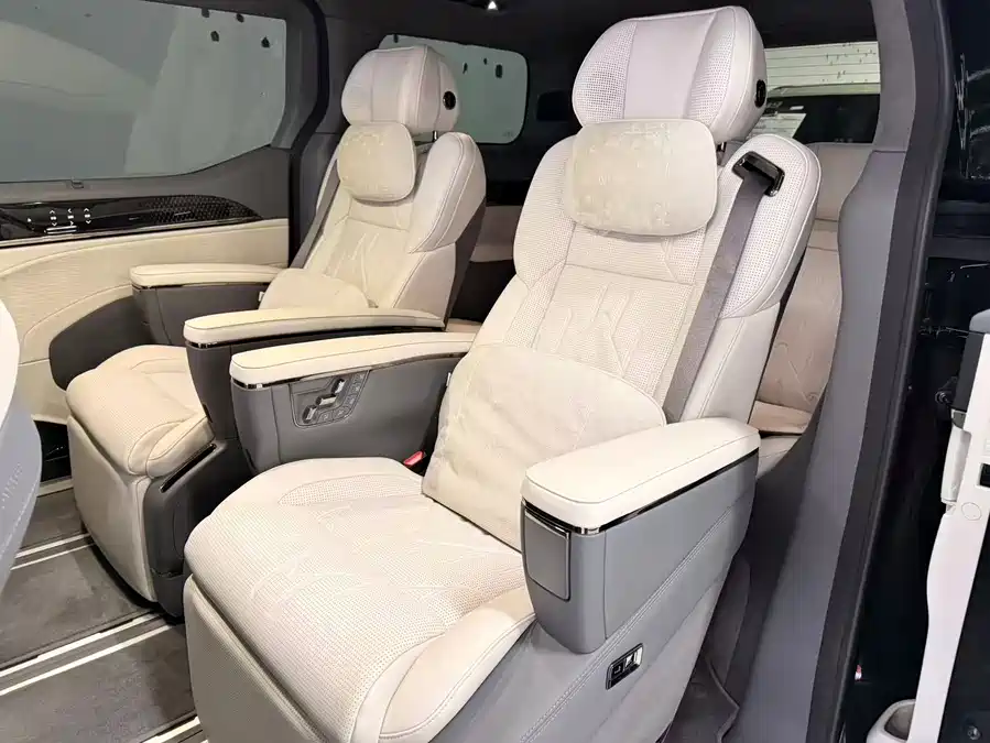Used Zeekr 009 2024 seven-seat aisle version four-wheel drive 108kWh