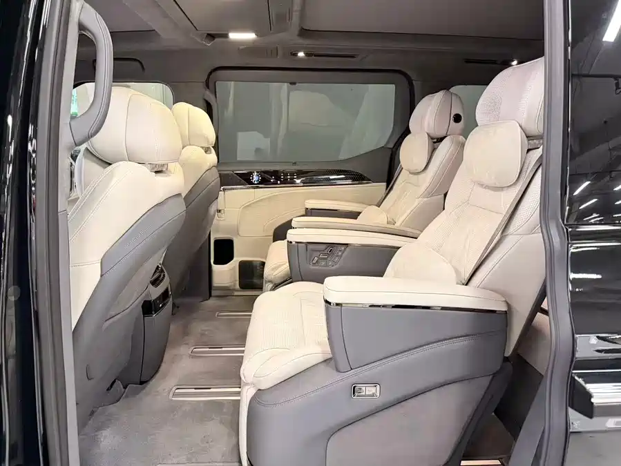 Used Zeekr 009 2024 seven-seat aisle version four-wheel drive 108kWh