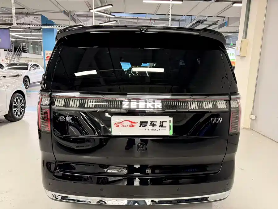 Used Zeekr 009 2024 seven-seat aisle version four-wheel drive 108kWh