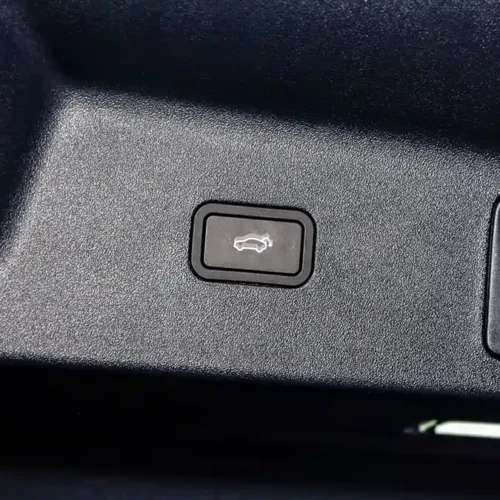 900x675_0_q87_c42_autohomecar__ChxpWGmmVUuAe6fEAAMt2tV0zwk896.jpg.webp Used Zeekr 9X 2025 Hyper Edition 70kWh