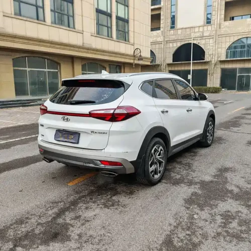 900x675_0_q87_c42_autohomecar__ChxpWGmmfqaAatOTAAokvqKwQ3I178.jpg.webp Used Hyundai Tucson 2019 280TGDi dual-clutch two-wheel drive smart connected version National V