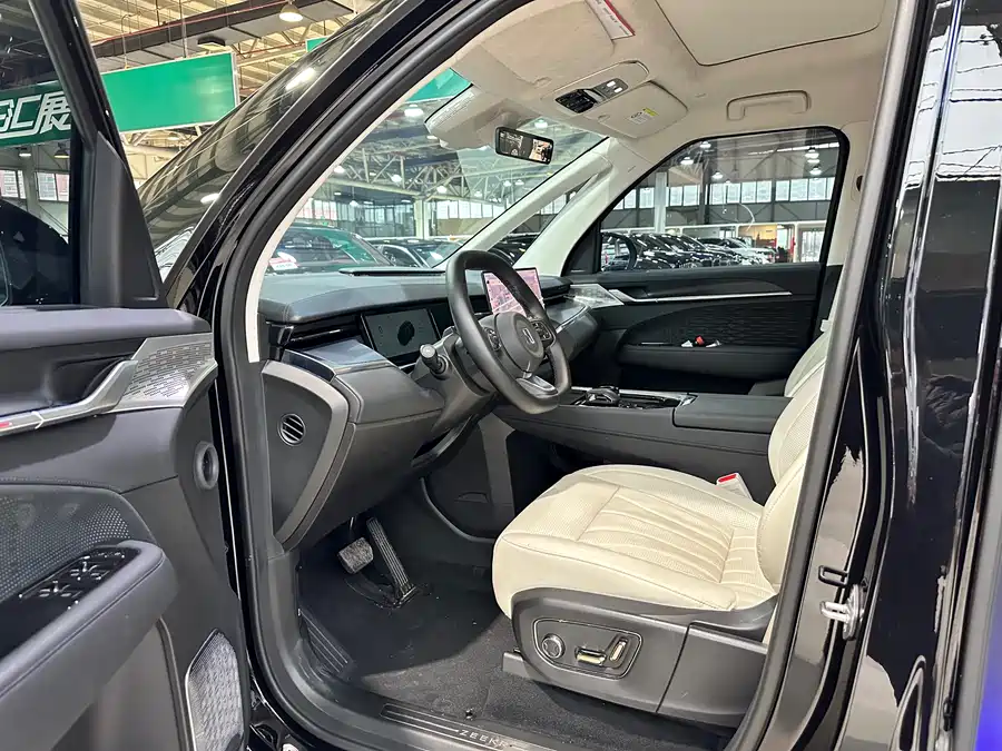 900x675_0_q87_c42_autohomecar__ChxpWGmn95aALI_vAAs_HAxGMrk285.jpg.webp Used Zeekr 009 2024 Model Glory