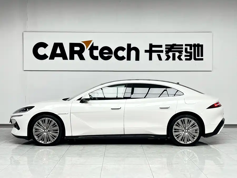 900x675_0_q87_c42_autohomecar__ChxpWGmnsDmAKi5JAAdYDxdpPMg064.jpg.webp Used Denza Z9 2024 1100km four-wheel drive Ultra version