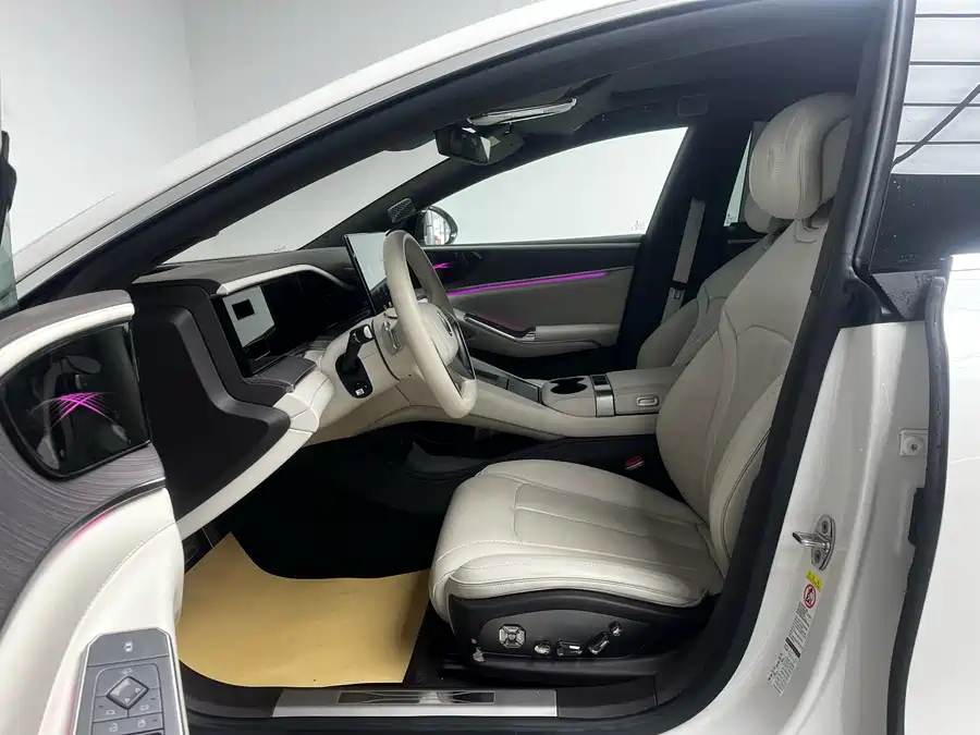 900x675_0_q87_c42_autohomecar__ChxpWGmnsECAOsL5AAa1r0OMb3k232.jpg.webp Used Denza Z9 2024 1100km four-wheel drive Ultra version