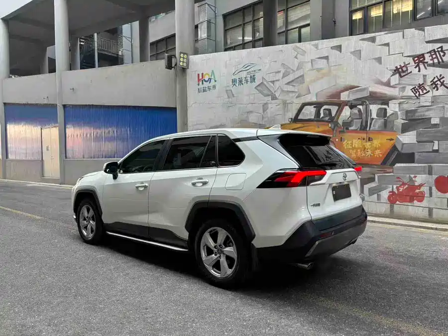 Used Toyota RAV4 Rongfang 2020 2.0L CVT four-wheel drive fashion version