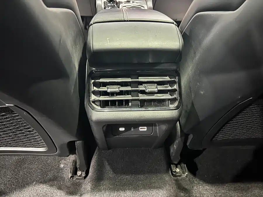 900x675_0_q87_c42_autohomecar__ChxpWGmo4cKAUWeeAAmf48kVV6M763.jpg.webp Used Lynk & Co 03 2023 1.5TD DCT Pro