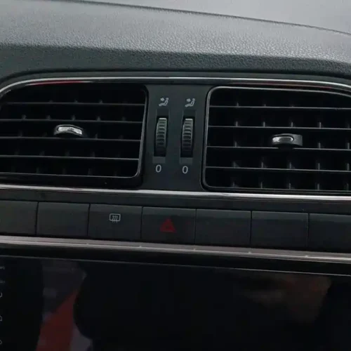 900x675_0_q87_c42_autohomecar__ChxpWGmoMEGAIkPwAAGXAeoCJEw430.jpg.webp Used Volkswagen Polo 2013 1.6L automatic comfort version