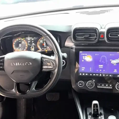 900x675_0_q87_c42_autohomecar__ChxpWGmpIIGAZnAoAAHea65-PJA061.jpg.webp Used Lynk & Co 03 2022 1.5TD DCT Pro