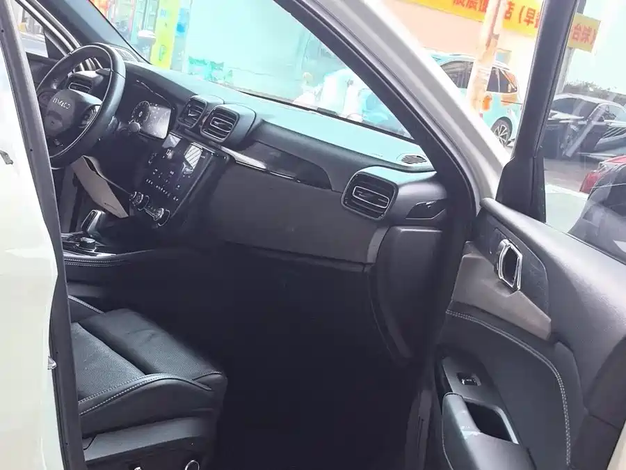 900x675_0_q87_c42_autohomecar__ChxpWGmpIIKARzTeAAGy2zc2g1w422.jpg.webp Used Lynk & Co 03 2022 1.5TD DCT Pro