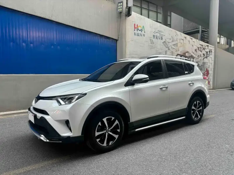 Used Toyota RAV4 Rongfang 2018 2.0L CVT two-wheel drive fashion X version