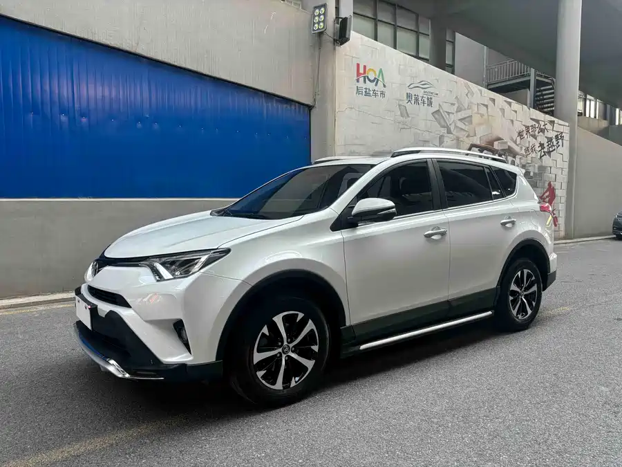 Used Toyota RAV4 Rongfang 2018 2.0L CVT two-wheel drive fashion X version