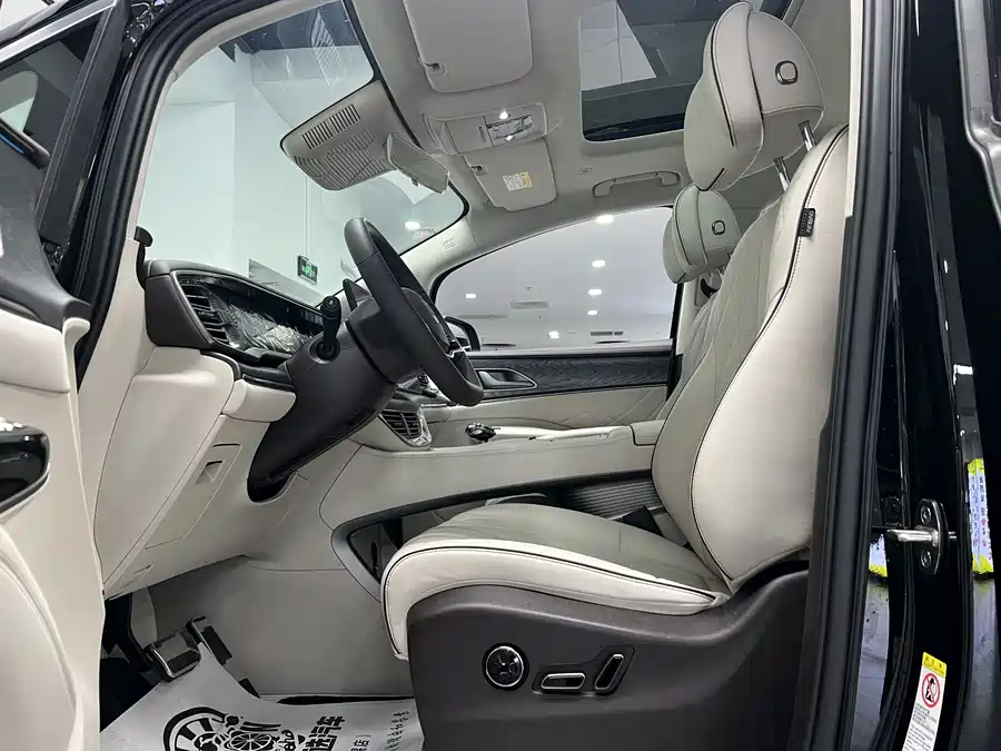 900x675_0_q87_c42_autohomecar__ChxpWGmpiq2AAdmaAAV0x24d7JI925.jpg.webp Used Denza D9 2024 DM-i 980 four-wheel drive premium model
