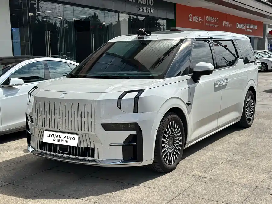 900x675_0_q87_c42_autohomecar__ChxpWGmqUH2AabFpAAqjHO5Vp_k849.jpg.webp Used Zeekr 009 2024 seven-seat aisle version four-wheel drive 108kWh