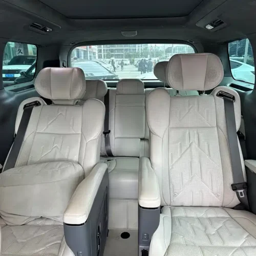 900x675_0_q87_c42_autohomecar__ChxpWGmqUIKAdMaZAAnIrRR8c68717.jpg.webp Used Zeekr 009 2024 seven-seat aisle version four-wheel drive 108kWh
