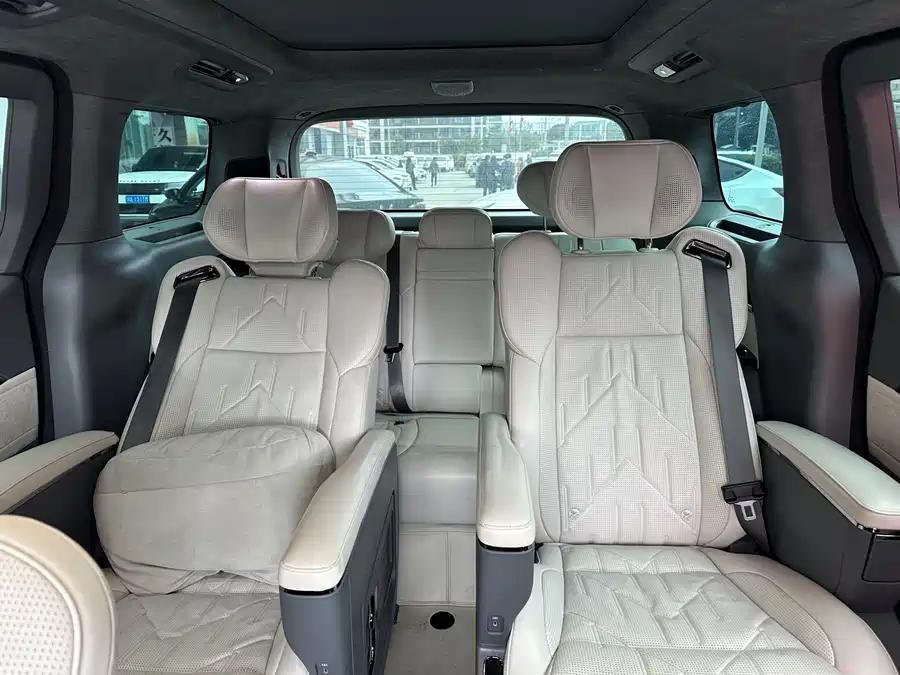 900x675_0_q87_c42_autohomecar__ChxpWGmqUIKAdMaZAAnIrRR8c68717.jpg.webp Used Zeekr 009 2024 seven-seat aisle version four-wheel drive 108kWh