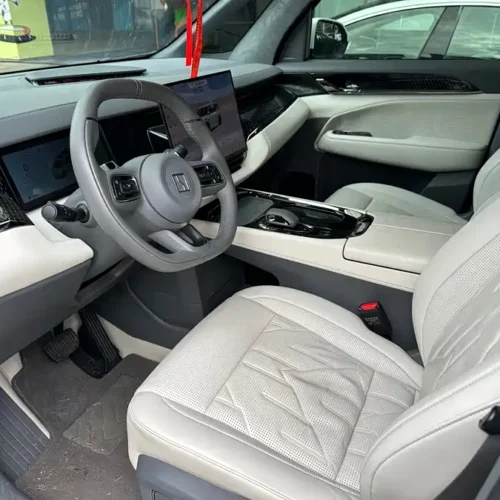 900x675_0_q87_c42_autohomecar__ChxpWGmqUIOAT5FUAAmuQzQnnzg184.jpg.webp Used Zeekr 009 2024 seven-seat aisle version four-wheel drive 108kWh