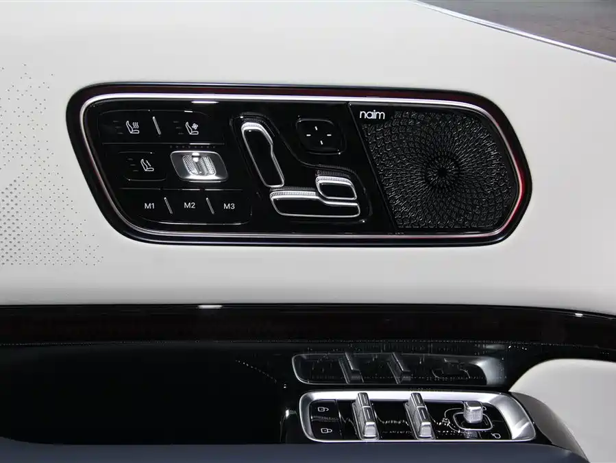 900x675_0_q87_c42_autohomecar__ChxpWGmqmCGAYG8rAAFnXyfXz8Y076.jpg.webp Used Zeekr 9X 2025 Hyper Edition 70kWh
